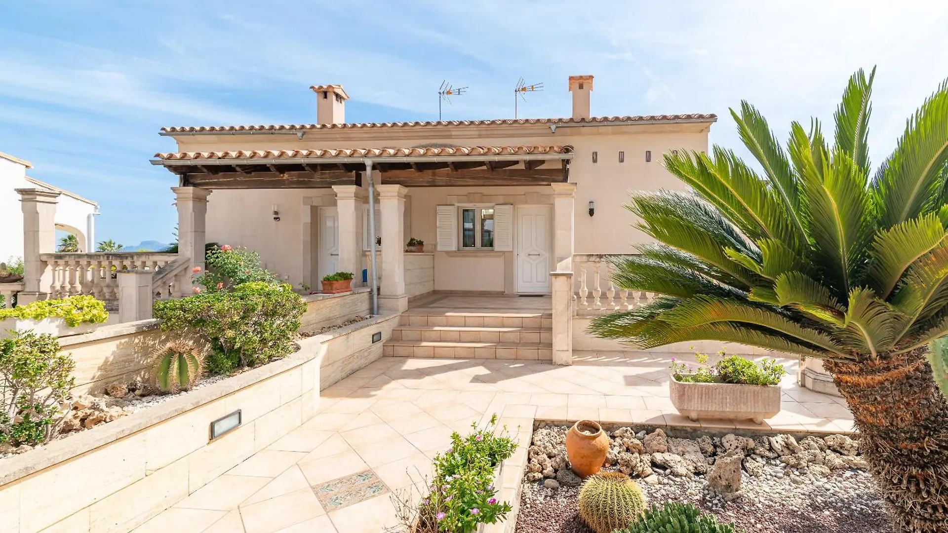 Beach Villa Arran De Mar By Sealand Villas Alcudia   Alcudia (Mallorca)