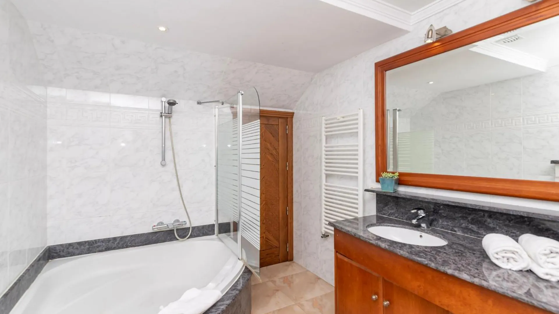 Beach Villa Arran De Mar By Sealand Villas Alcudia  Alcudia (Mallorca)